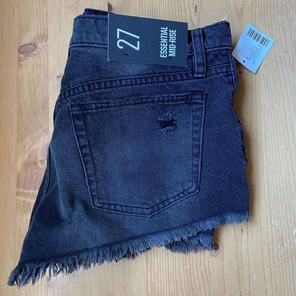 BRAND NEW urban essential jean shorts